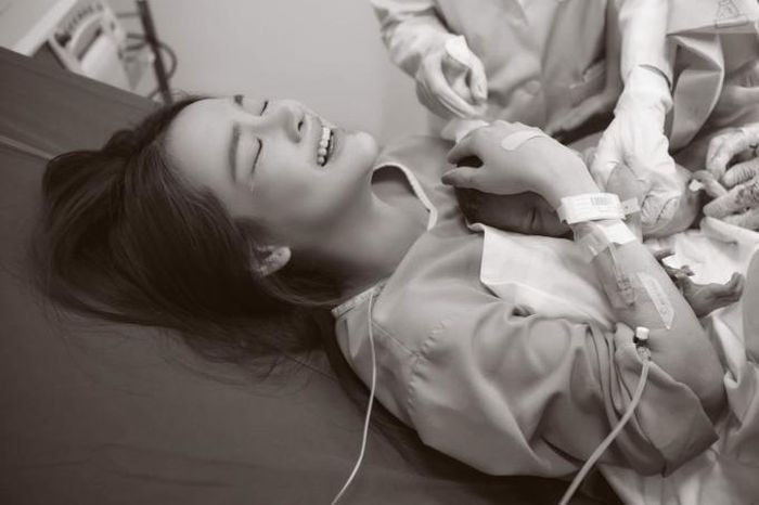 nha phuong chinh thuc he lo loat khoanh khac thieng lieng sau khi sinh con trai hinh 1