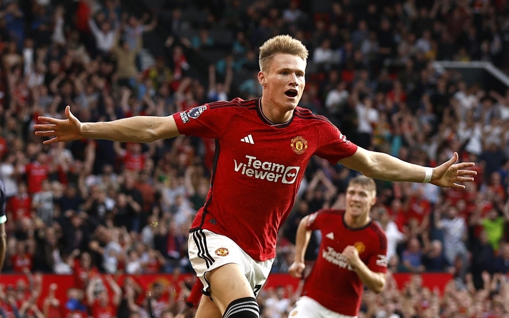 mctominay ruc sang mu nguoc dong danh bai brentford hinh 1