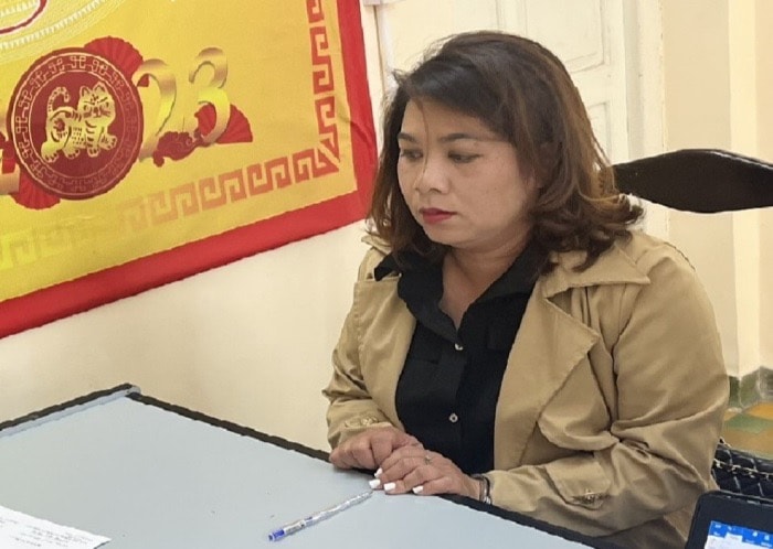 bat doi tuong lam gia giay uy quyen cua me ruot de lua ban vay tien tra no hinh 1