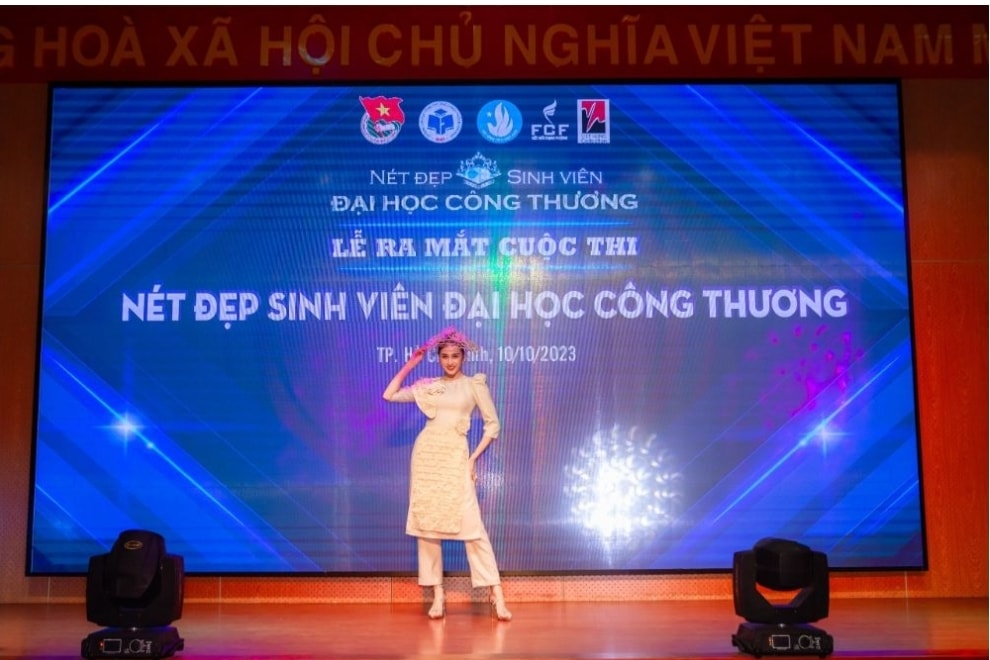 ntk viet hung lam truong ban giam khao cuoc thi net dep sinh vien dai hoc cong thuong nam 2023 hinh 14