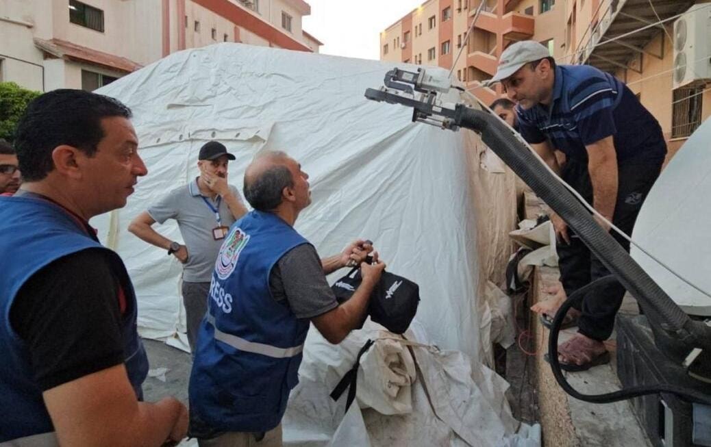 khoang 1000 nha bao van dang tac nghiep trong chien su o gaza hinh 1