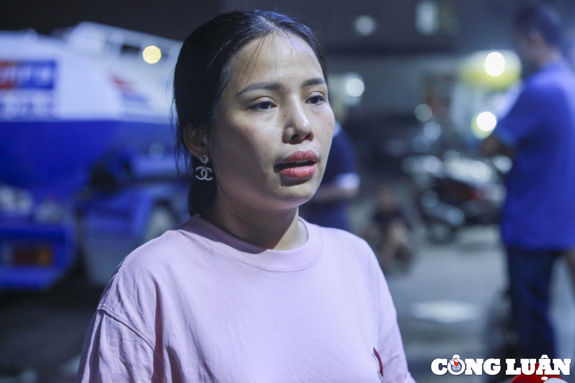 hang nghin nguoi dan khat nuoc xach xo chau hung nuoc mien phi trong dem hinh 14