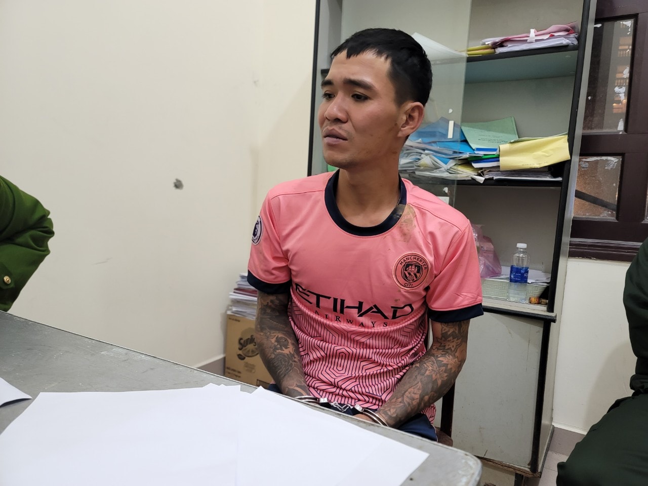 huy dong luc luong giai cuu thanh cong chau be 6 tuoi bi bat coc hinh 1