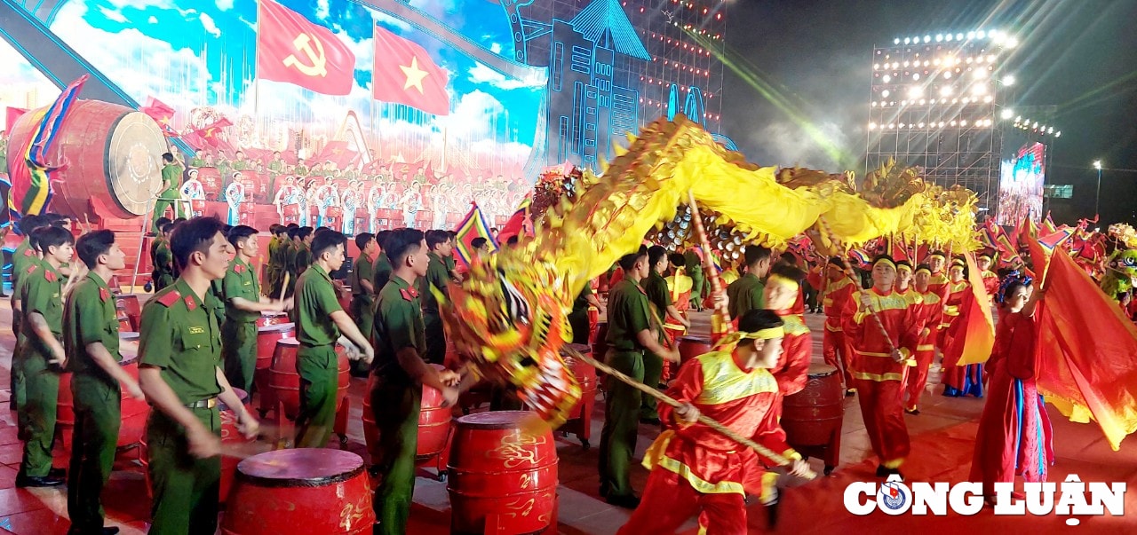 quang ninh long trong to chuc le ky niem 60 nam ngay thanh lap tinh hinh 6