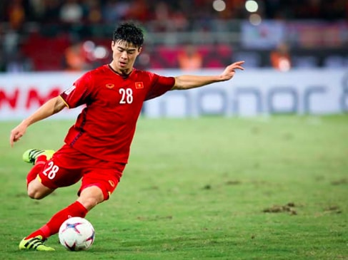 hau ve do duy manh gap chan thuong truoc ngay hoi quan o doi tuyen viet nam hinh 1