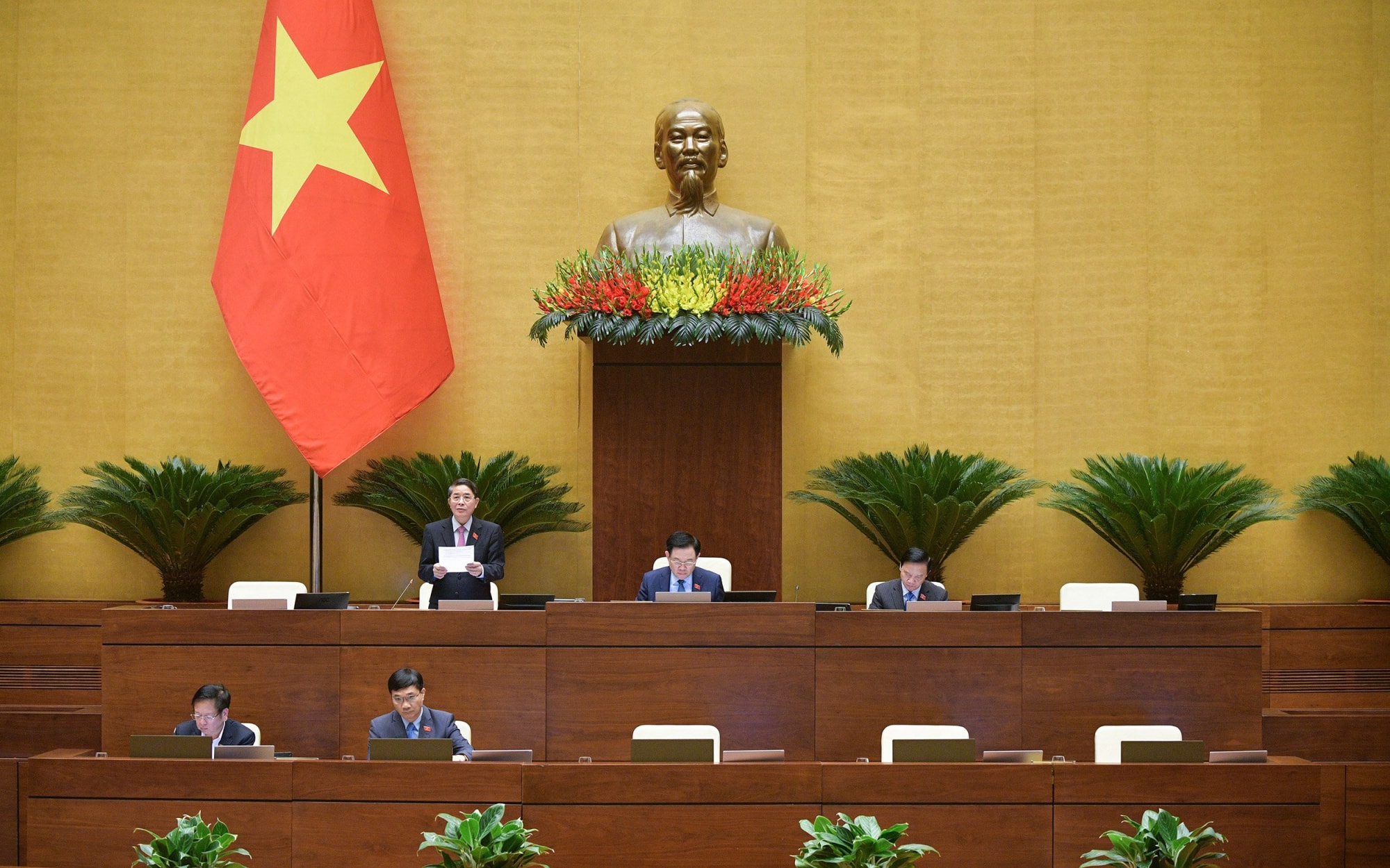 sang nay quoc hoi se bieu quyet thong qua nghi quyet ve du toan ngan sach nha nuoc nam 2024 hinh 1