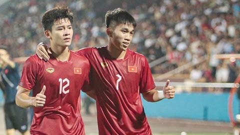 hlv troussier loai them 3 cau thu truoc khi len duong sang philippines hinh 1