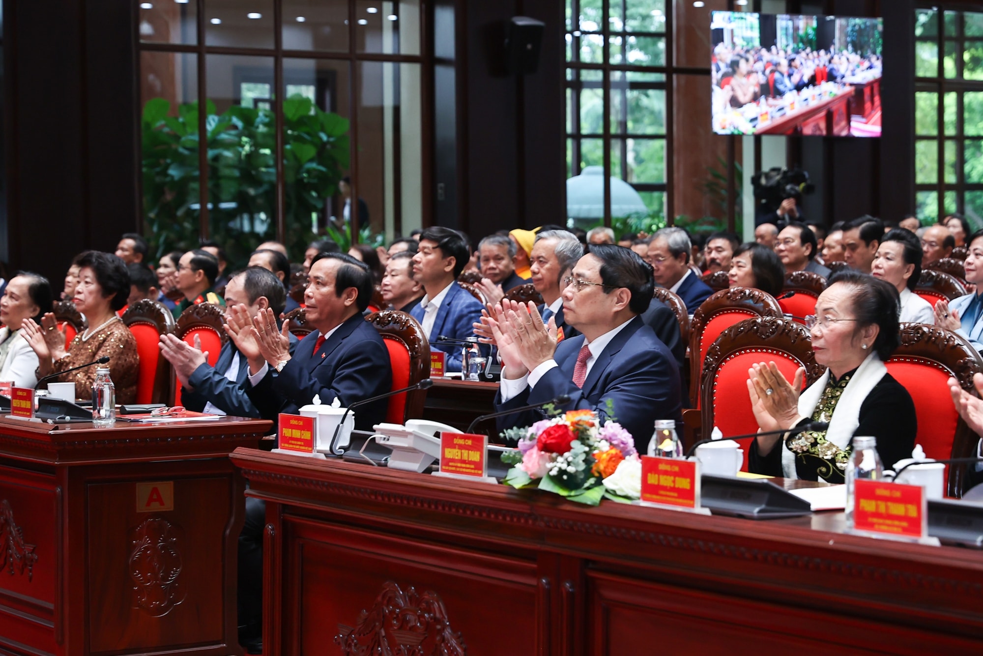 coi nguoi cao tuoi la nguon luc cho phat trien ruong cot cua gia dinh va xa hoi hinh 3