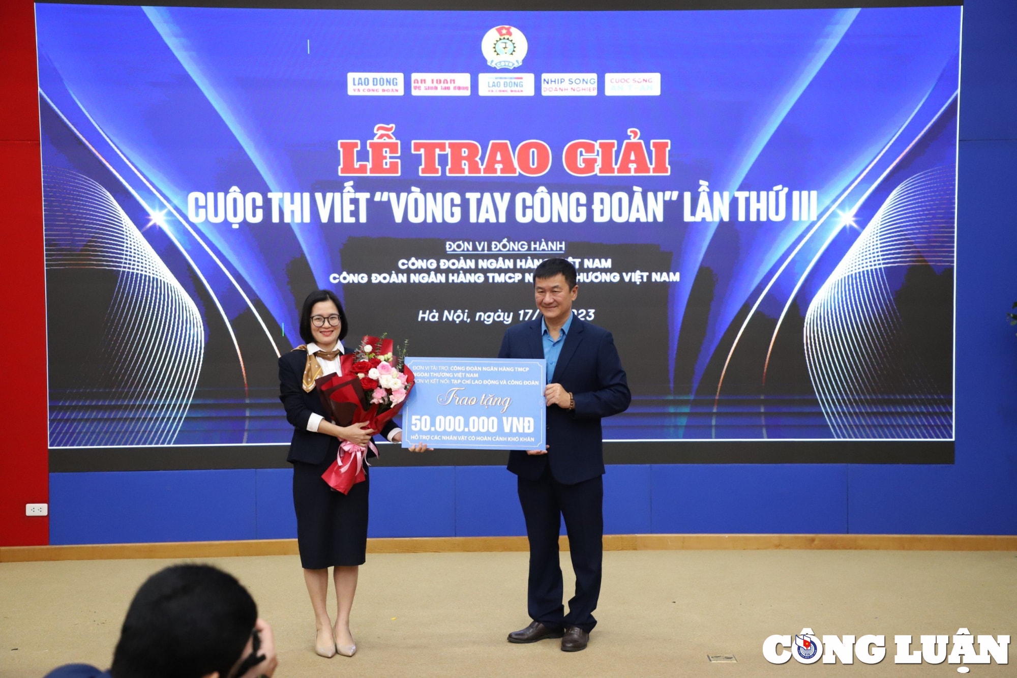 tap chi lao dong va cong doan trao giai cuoc thi viet vong tay cong doan lan thu iii hinh 5