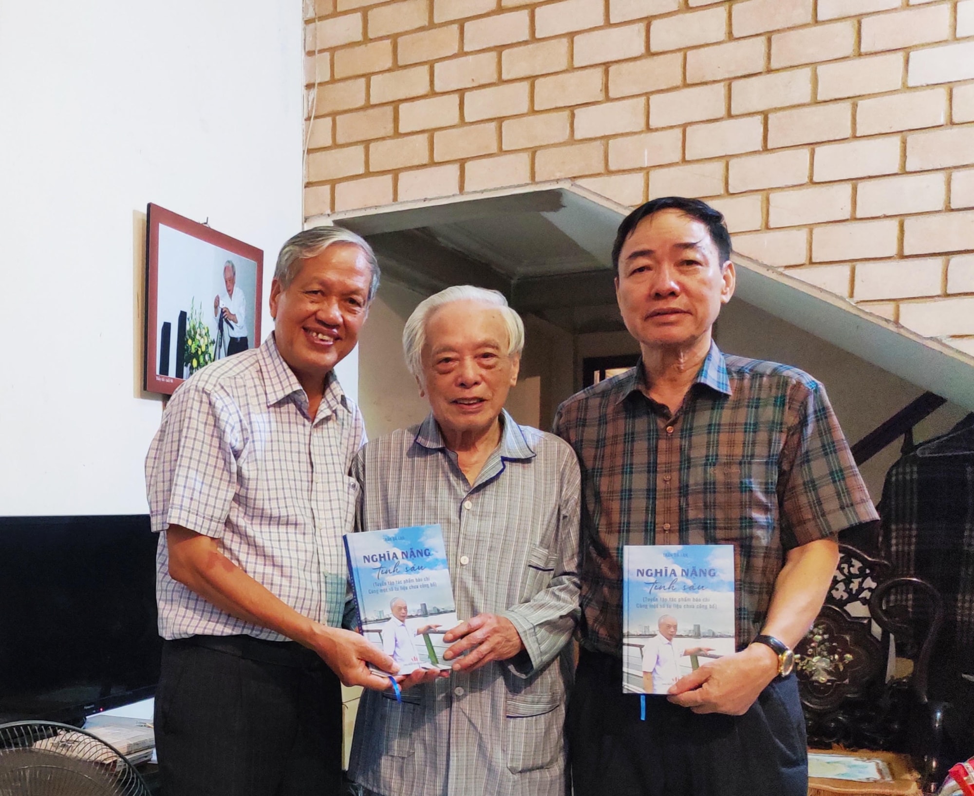 nha giao nha bao tran ba lan ba cuon sach mot cuoc doi hinh 3
