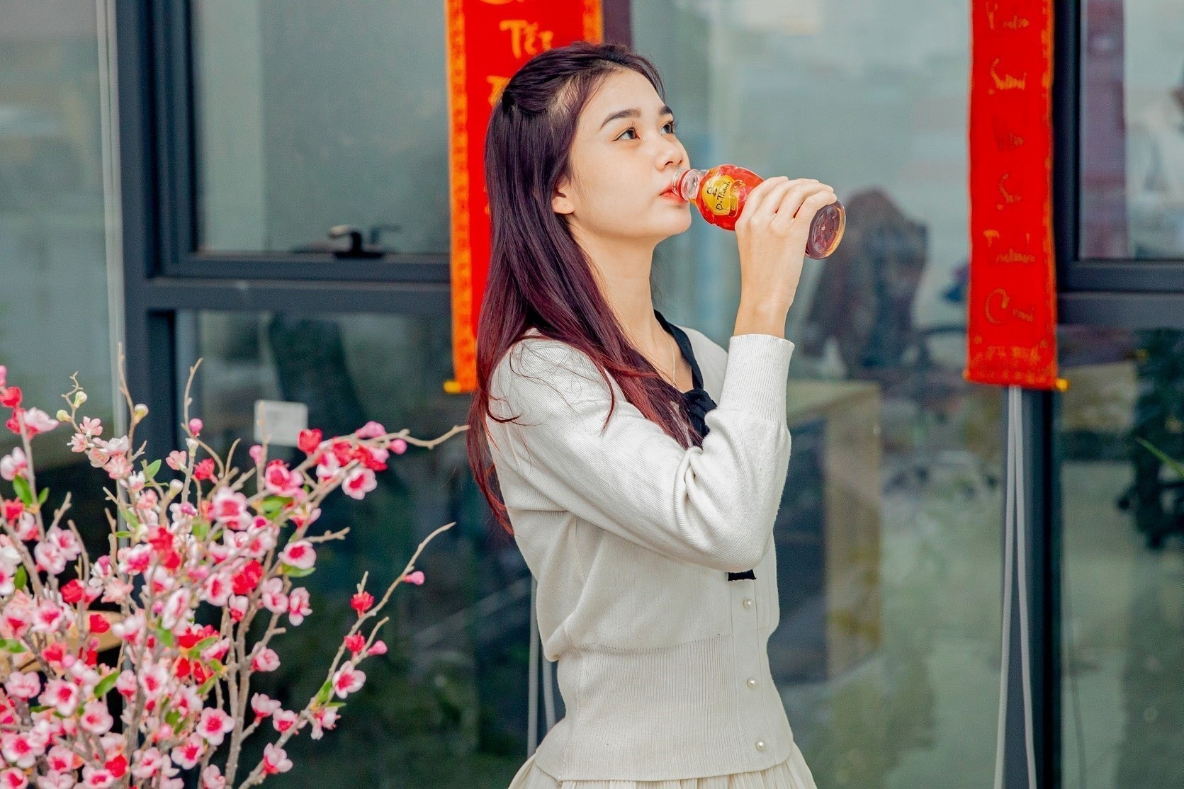 nguoi tre hoi ha thanh loc co the de no luc cay them dip cuoi nam hinh 1