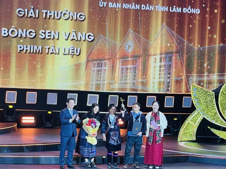 tro tan ruc ro doat bong sen vang lien hoan phim viet nam lan thu xxiii hinh 3