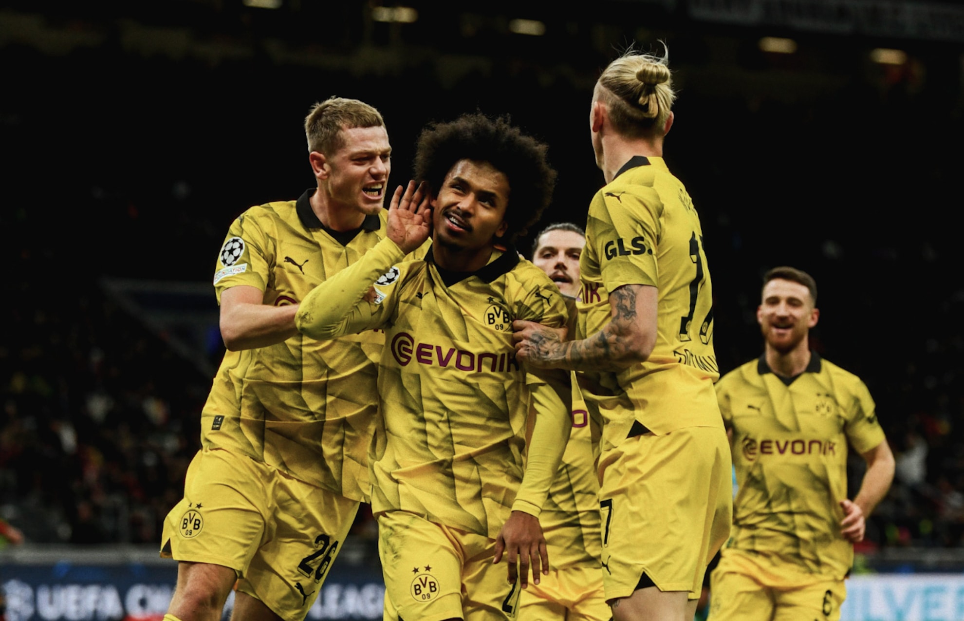 dortmund gianh ve som vao vong 1 8 champions league day milan xuong bet bang hinh 1