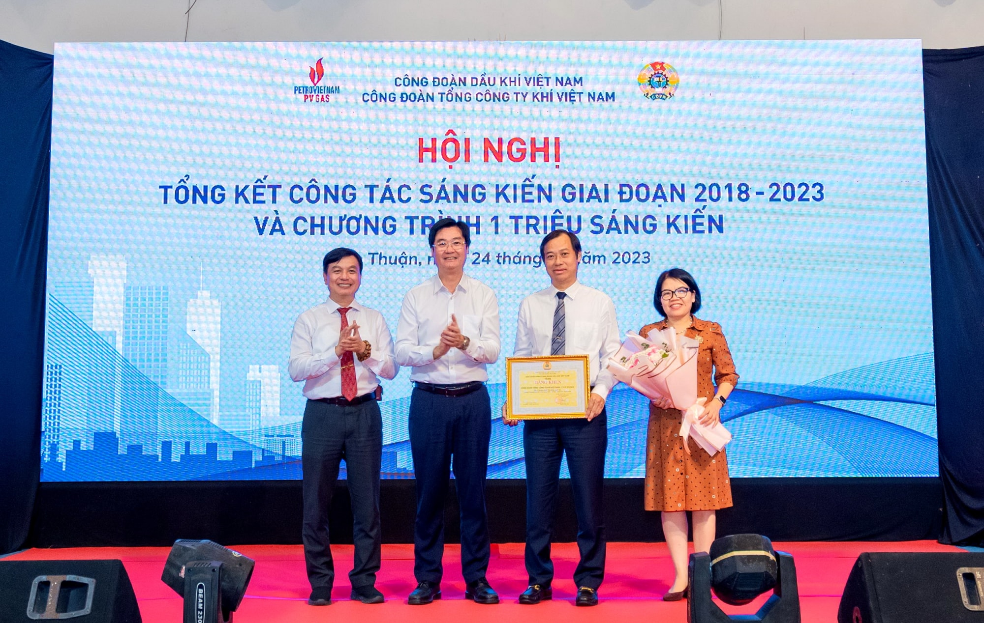 to chuc thanh cong hoi nghi tong ket cong tac sang kien giai doan 2018 2023 va chuong trinh 1 trieu sang kien hinh 4
