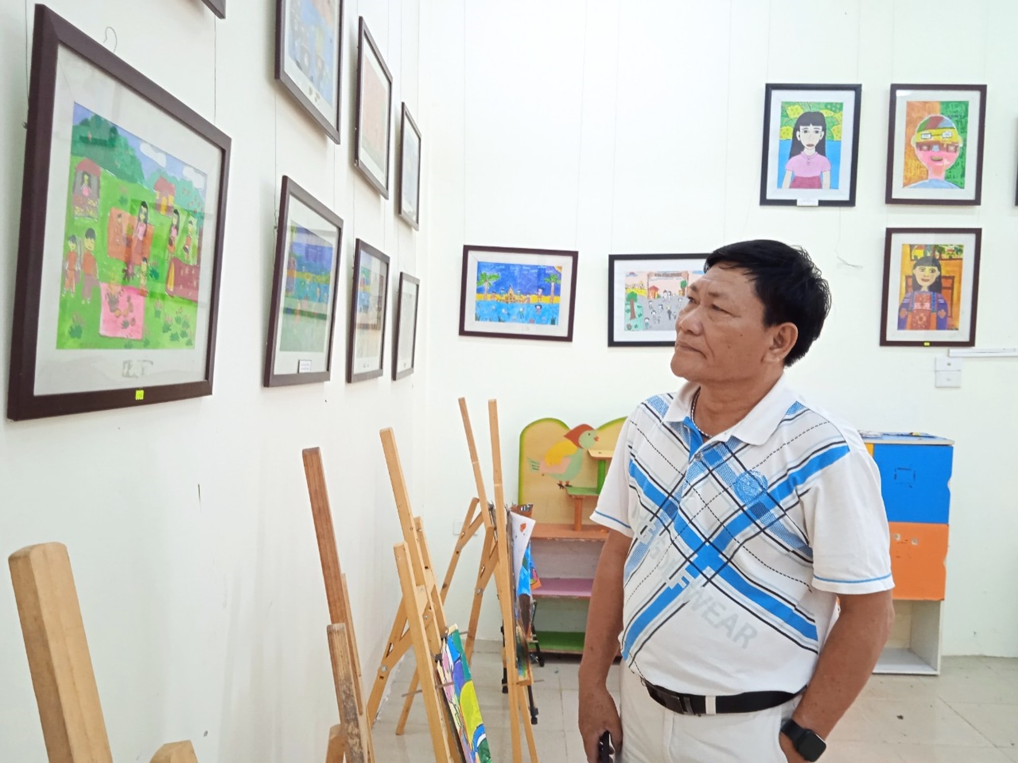 sac mau que huong xu doai trong tranh co do hinh 1