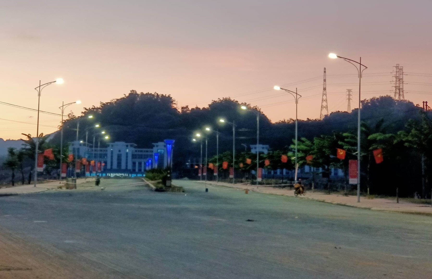 co so ha tang thiet yeu vung dan toc thieu so huyen nam nhun duoc dau tu co ban hinh 2