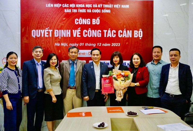 ba nguyen thi mai huong duoc bo nhiem giu chuc tong bien tap bao tri thuc va cuoc song hinh 3