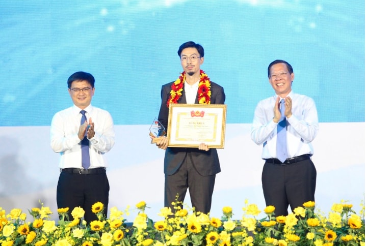 rapper den vau nhan giai thuong tinh nguyen quoc gia nam 2023 hinh 1