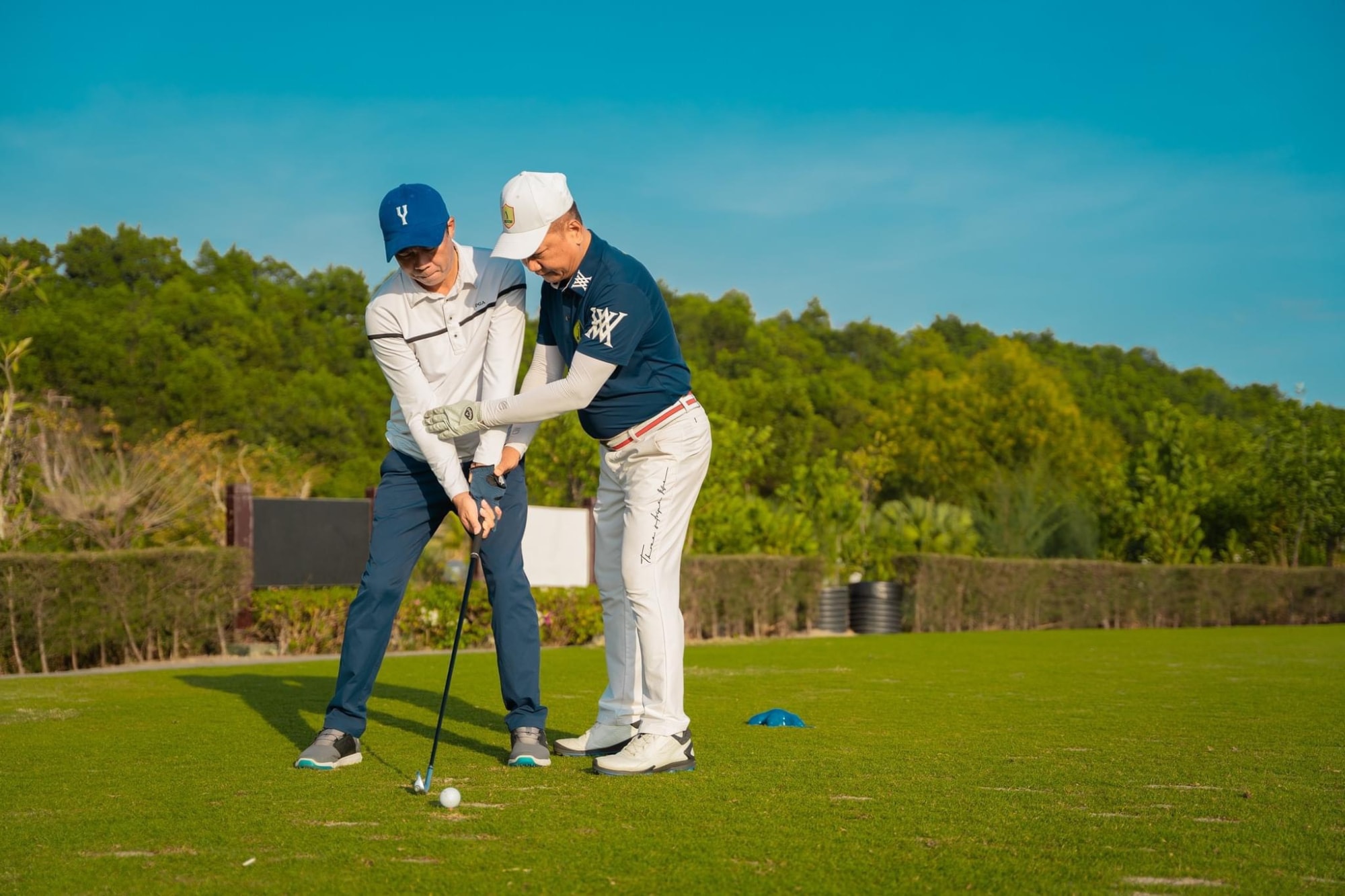huan luyen vien golf dinh cong loi  nguoi truyen lua nang trinh cho hang ngan golfer hinh 2