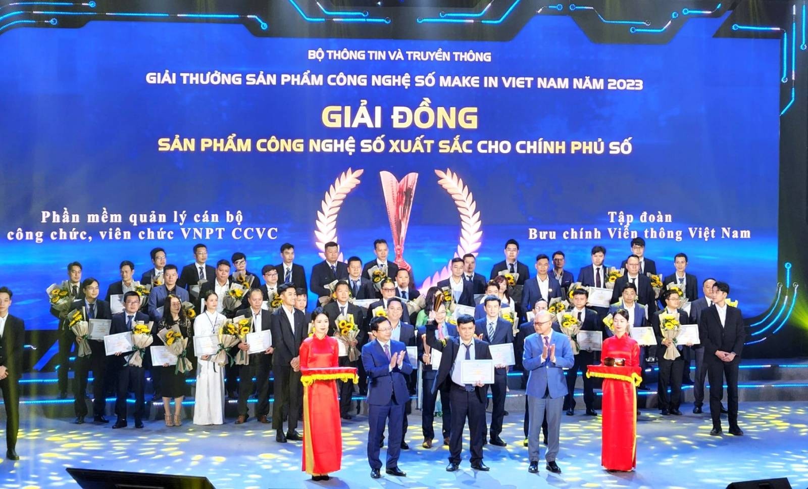 san pham so cua vnpt chinh phuc make in vietnam 2023 hinh 1