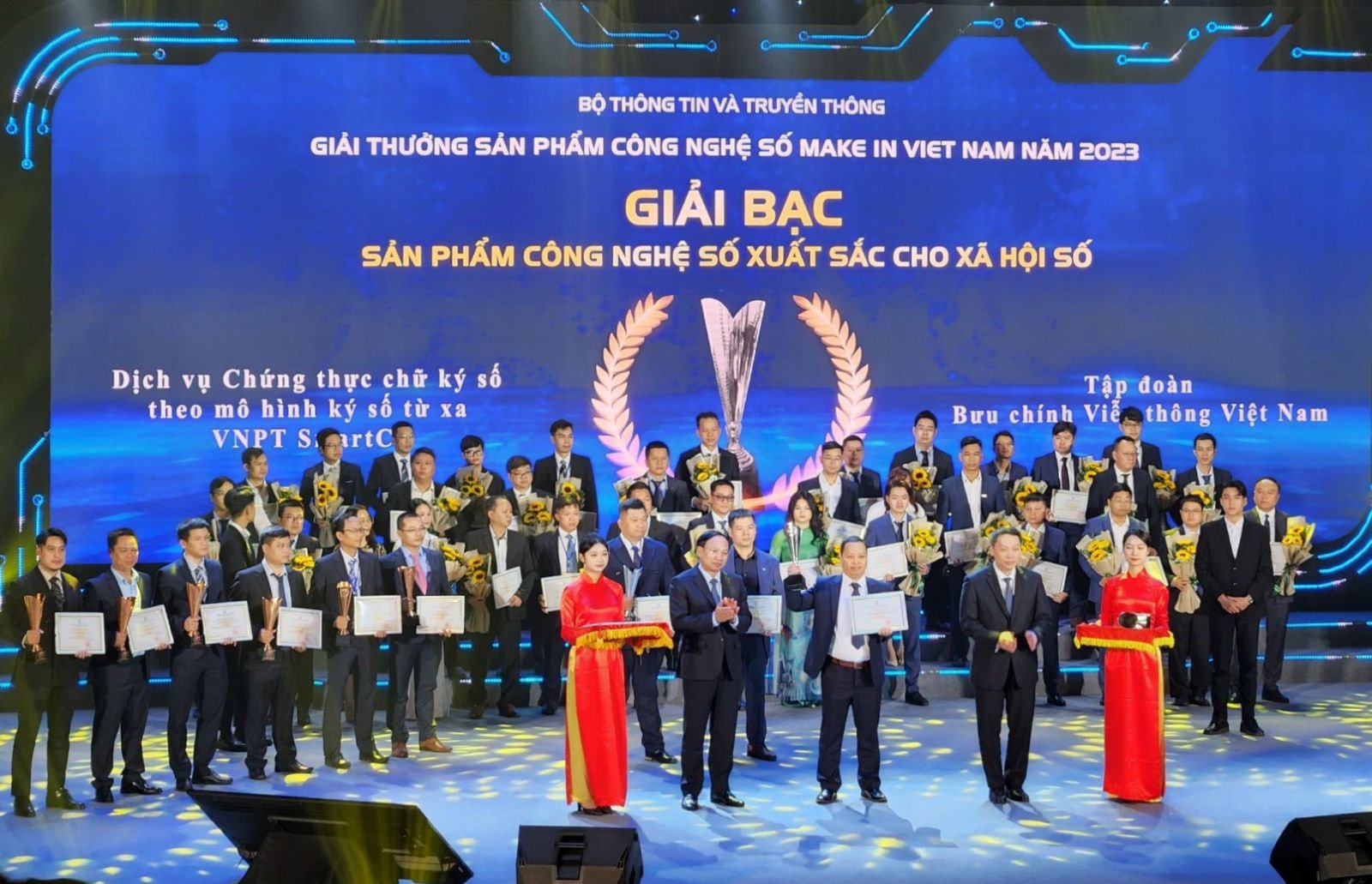 san pham so cua vnpt chinh phuc make in vietnam 2023 hinh 2