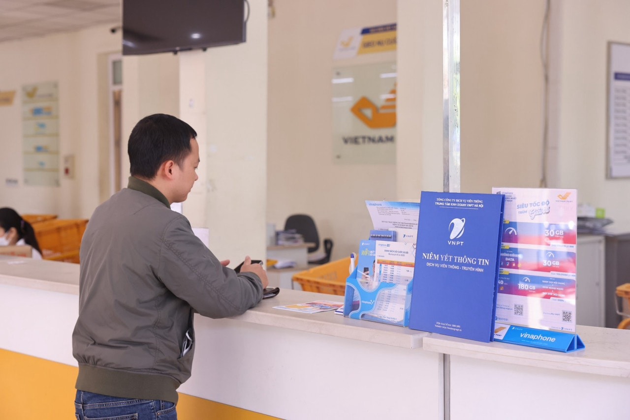 vinaphone mo ban dich vu vien thong tai cac buu cuc cua buu dien tren toan quoc hinh 1