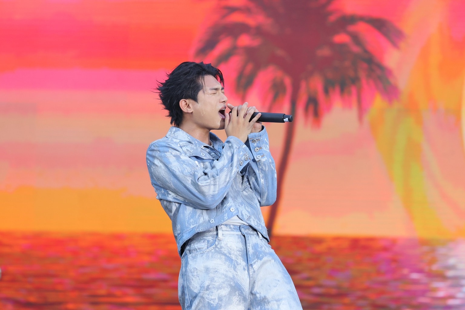 maroon 5 va dan sao viet mang toi con dia chan cam xuc trong dem 8wonder winter festival hinh 4