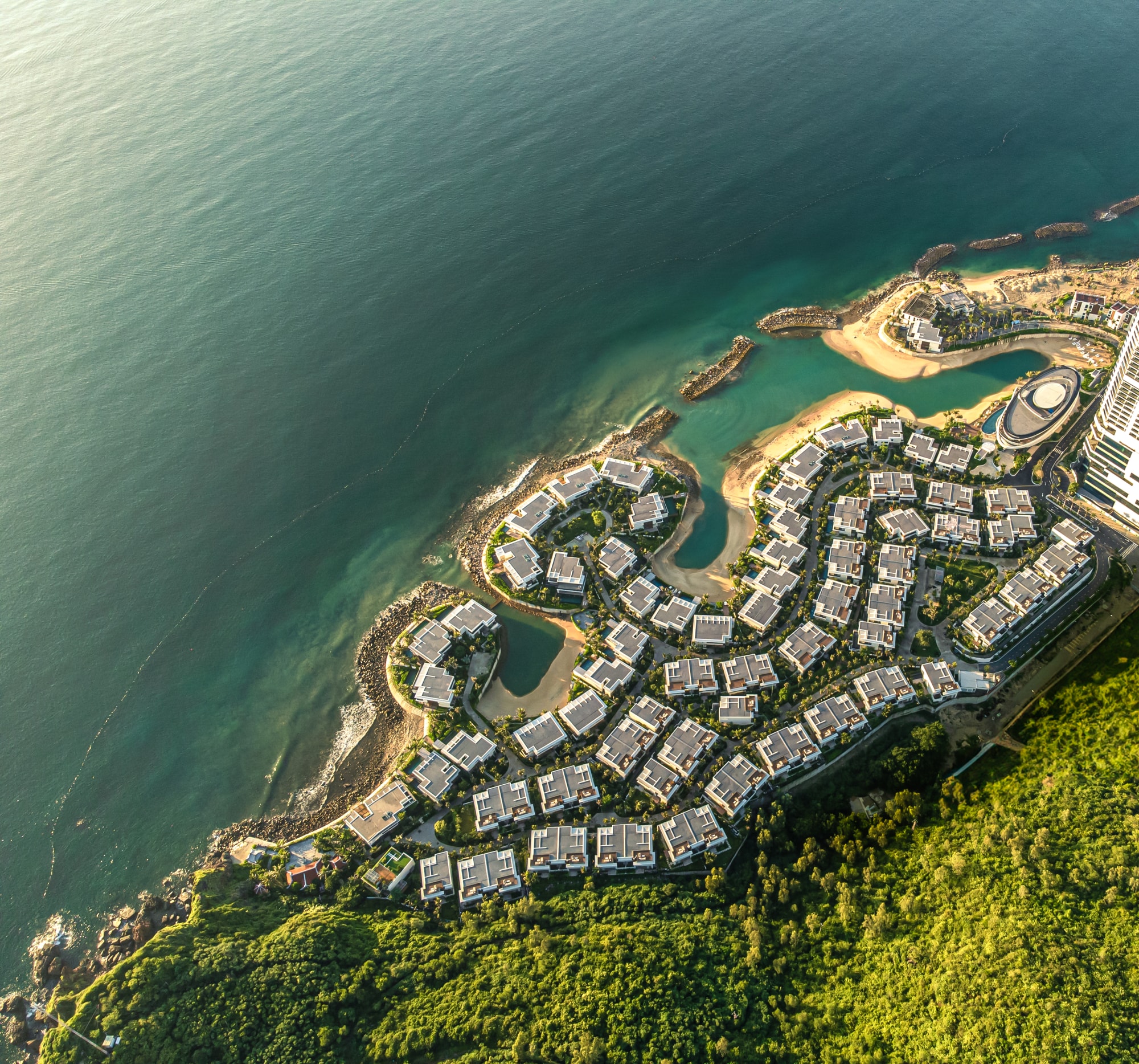 gran melia nha trang duoc trao tang danh hieu cao quy best luxury lifestyle resort of the year hinh 1