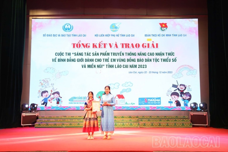 lao cai trao giai cuoc thi truyen thong ve binh dang gioi cho tre em dan toc thieu so hinh 2
