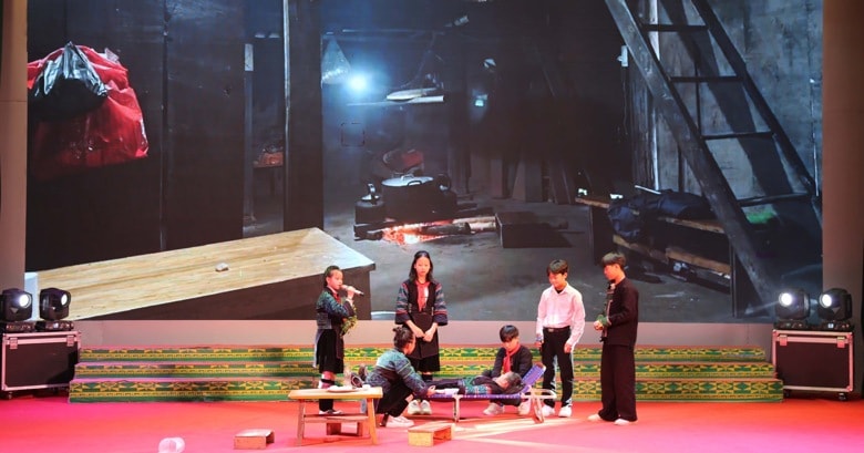 lao cai trao giai cuoc thi truyen thong ve binh dang gioi cho tre em dan toc thieu so hinh 3
