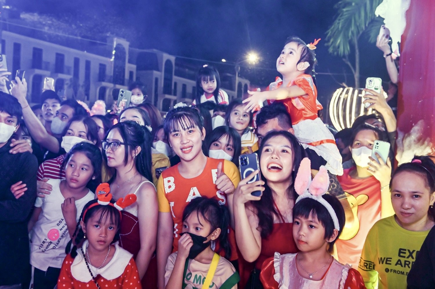 dai lo thuong mai o long an don hang ngan nguoi dip giang sinh 2023 hinh 5