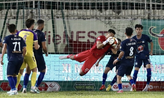 da bai ha noi fc 2 0 hoang anh gia lai ngat mach khong thang tai vleague hinh 2