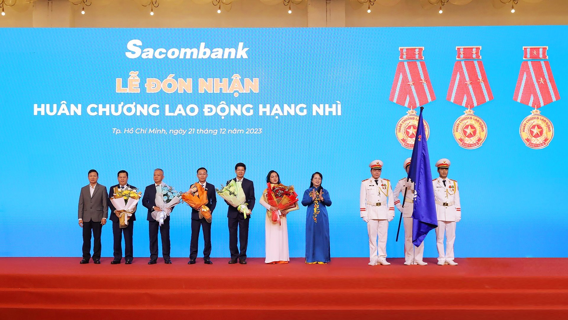 sacombank don tuoi 32 voi loat thanh qua an tuong hinh 1
