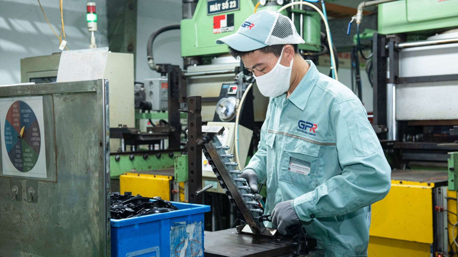 gdp viet nam ca nam 2023 uoc tinh tang 505 hinh 1