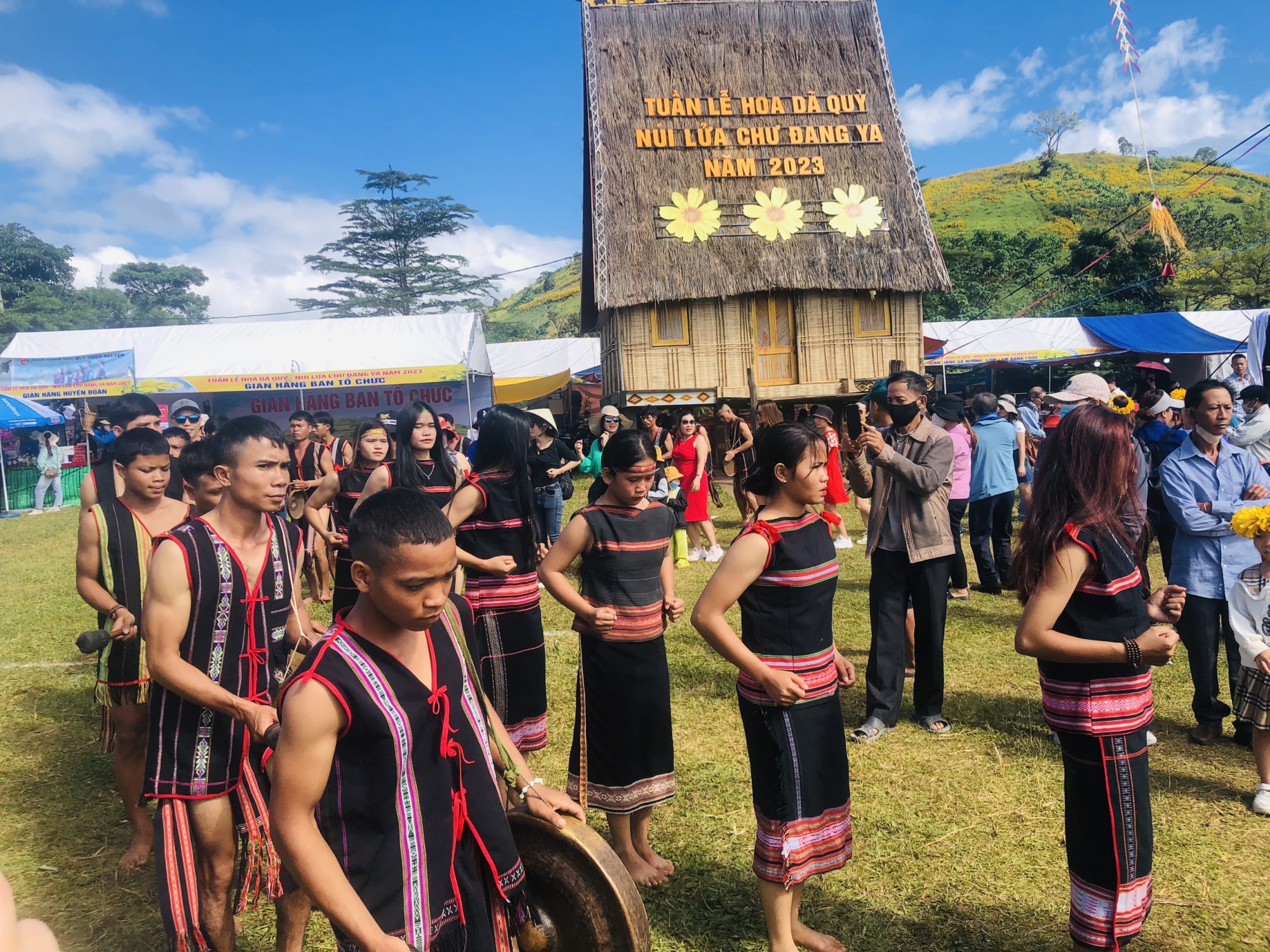 kham pha le mung lua moi cua nguoi ba na o gia lai hinh 4