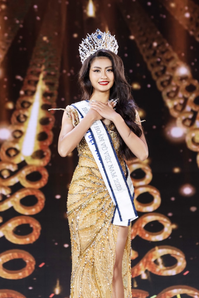 nguoi dep xuan hanh dang quang hoa hau hoan vu viet nam 2023 hinh 1
