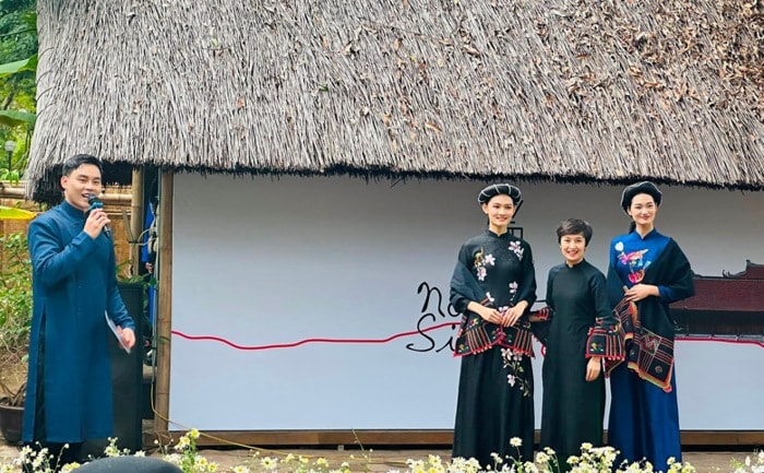 trinh dien nghe thuat thoi trang tai van mieu quoc tu giam ha noi hinh 1