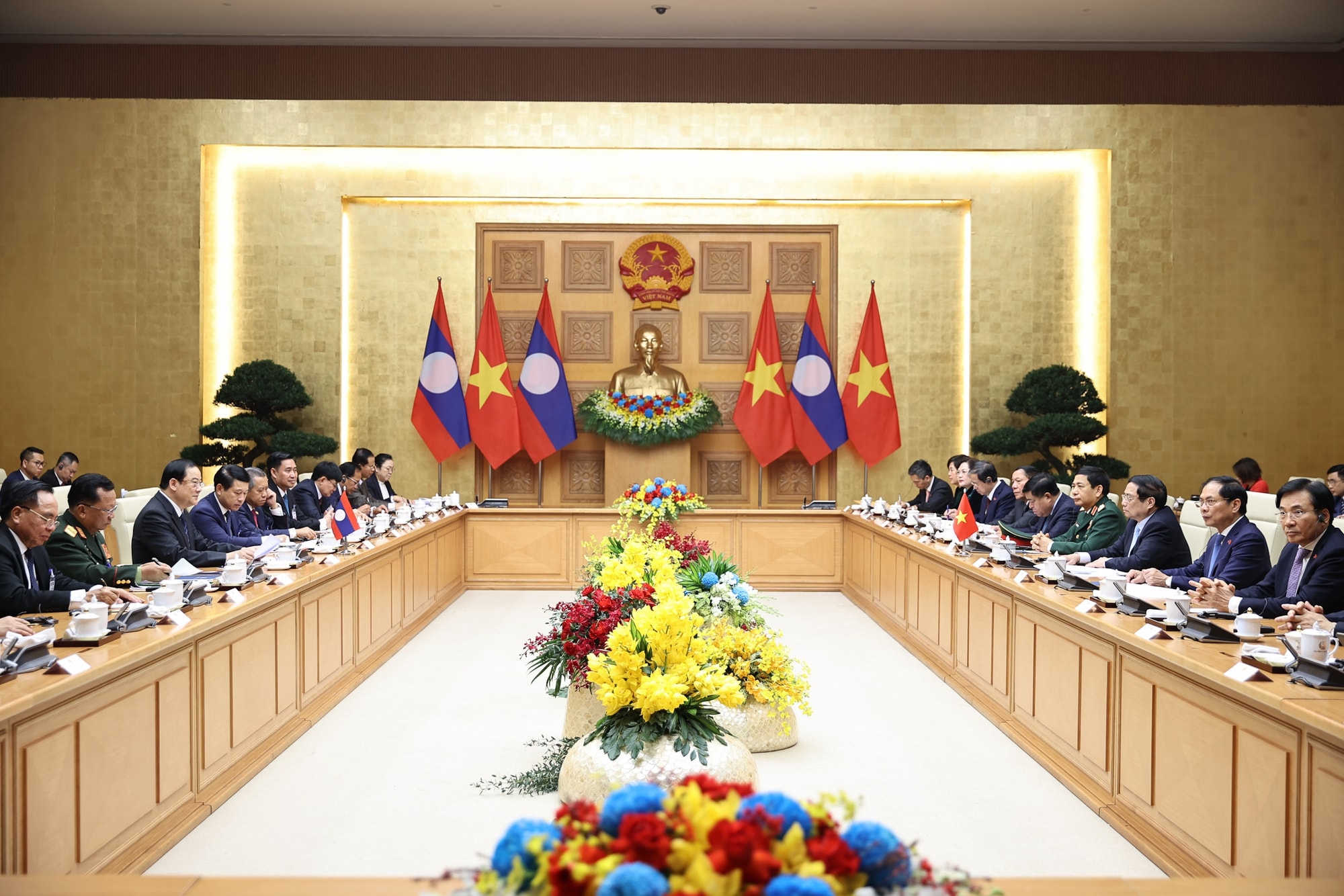 viet nam  lao tang cuong ket noi hai nen kinh te thuc day cac du an giao thong trong diem hinh 2