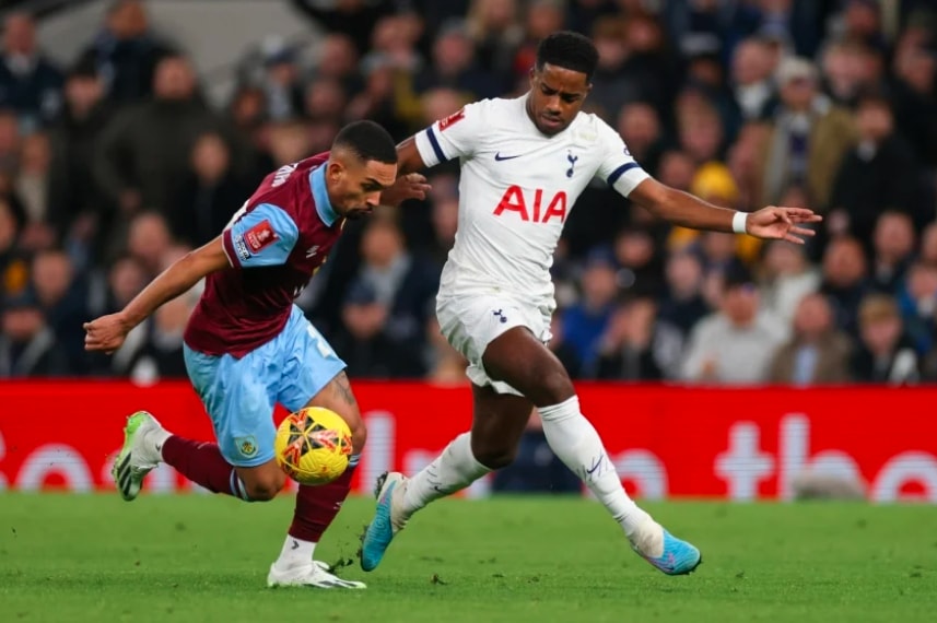 tottenham danh bai burnley bang sieu pham sut xa cua pedro porro hinh 1