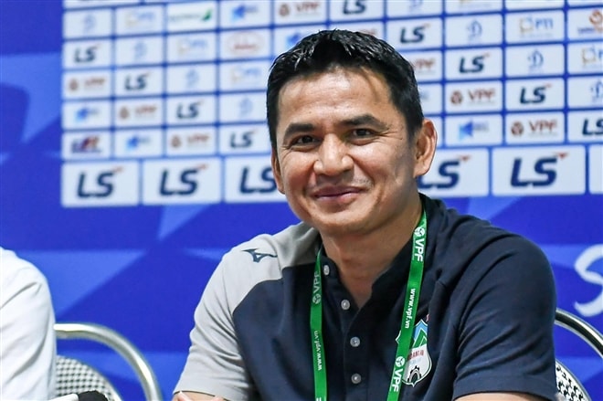 khong phai mano polking hlv kiatisak se dan dat clb cong an ha noi hinh 1