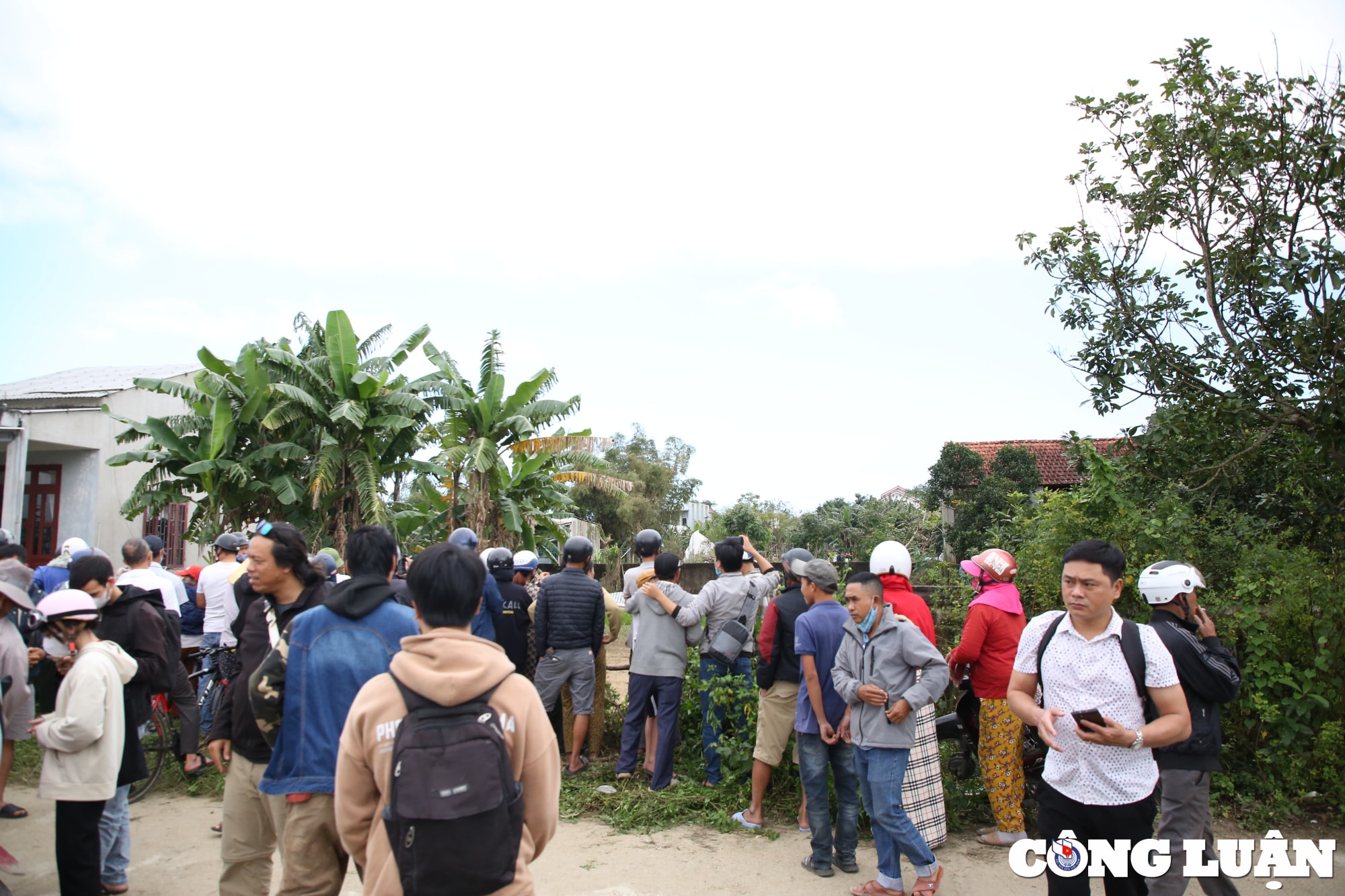 vu may bay quan su roi o quang nam chinh quyen bao cao thiet hai hinh 7