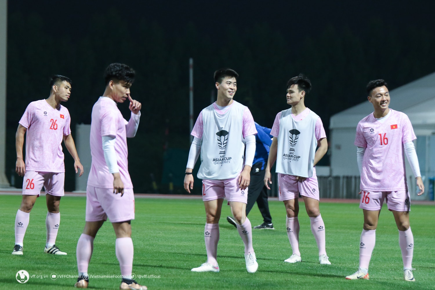 hlv troussier chot danh sach 26 cau thu viet nam du asian cup 2023 hinh 1
