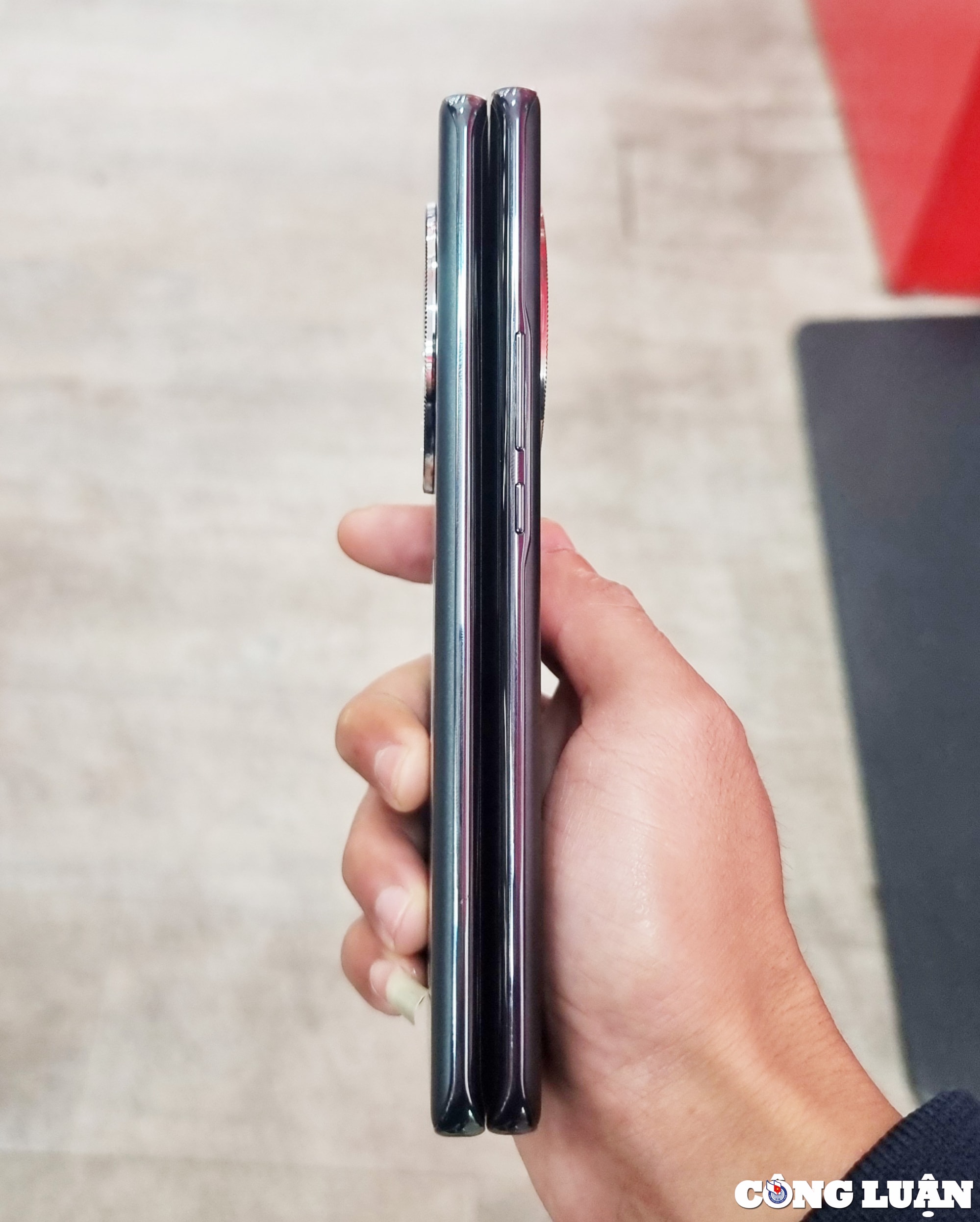honor x9b  dat chuan 5 sao chong va dap tu sgs thuy si hinh 5