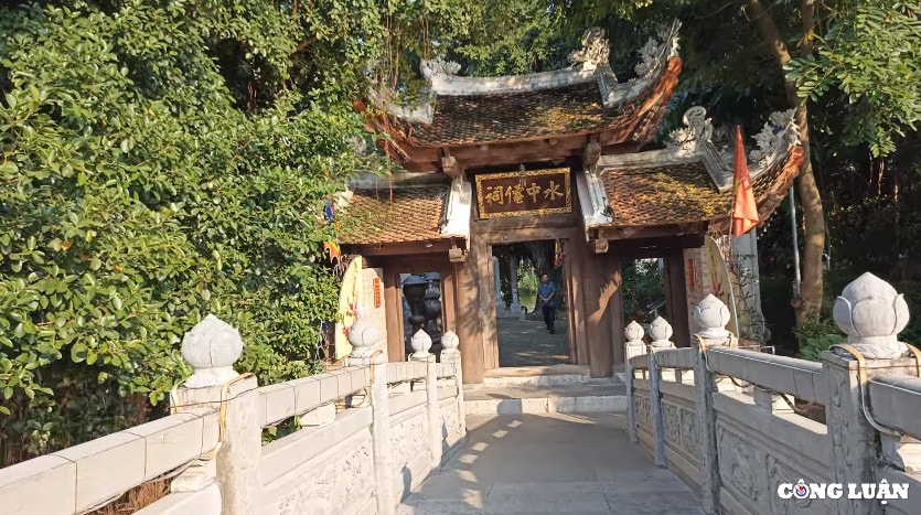 den thuy trung tien di tich lich su doc dao giua trung tam thu do hinh 1