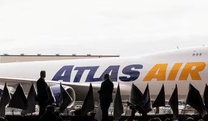 may bay boeing lai gap su co ha canh khan cap vi truc trac dong co hinh 1