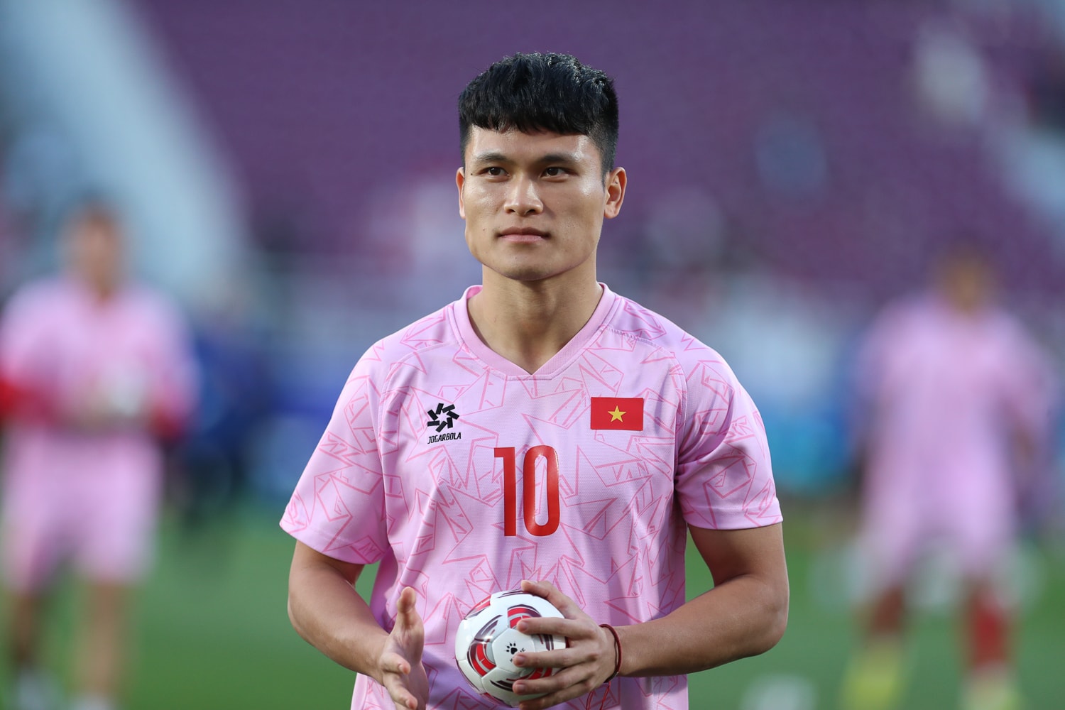doi tuyen viet nam don dinh bac tro lai hlv troussier chiu ap luc lon hinh 2