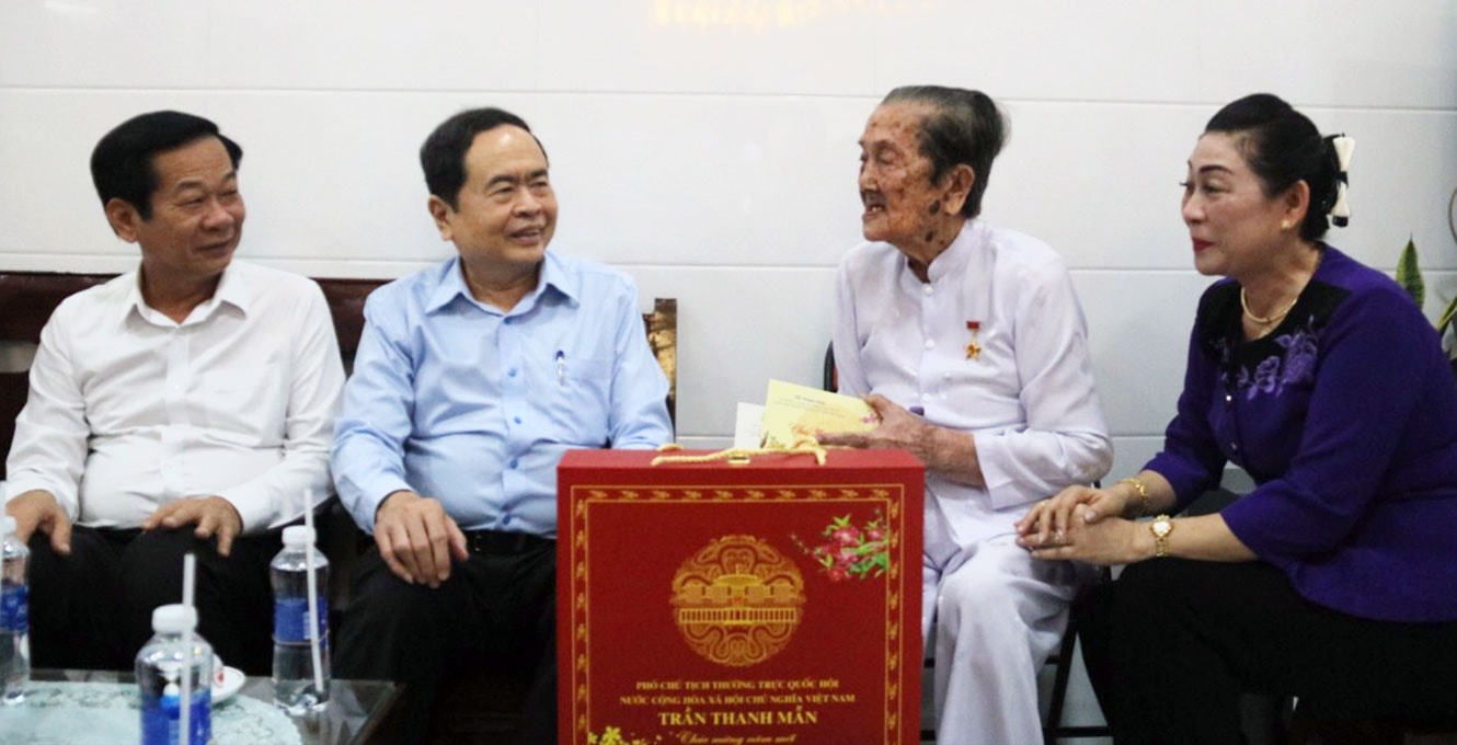 pho chu tich thuong truc quoc hoi tran thanh man tham chuc tet tai kien giang hinh 1