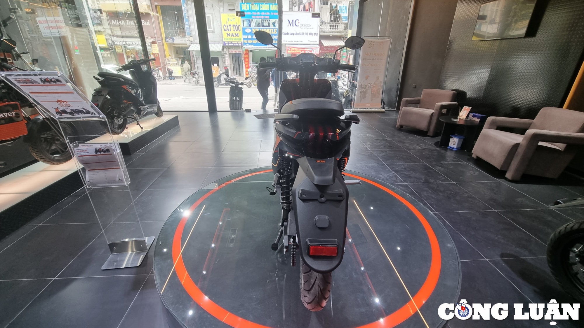 can canh xe may dien dat bike quantum hinh 6