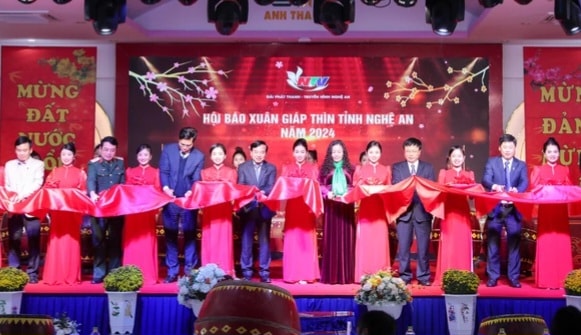 khai mac hoi bao xuan giap thin va trao giai bao chi bua liem vang nghe an 2023 hinh 2