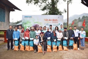 tet an binh 2024 abbank gay quy tai tro 50000 cay go cho nguoi dan quang binh hinh 1